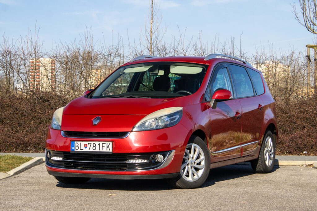 Renault Mégane Scénic 1.5 dCi 81 kW A/T / AJ NA SPLÁTKY / PROTIÚČET /