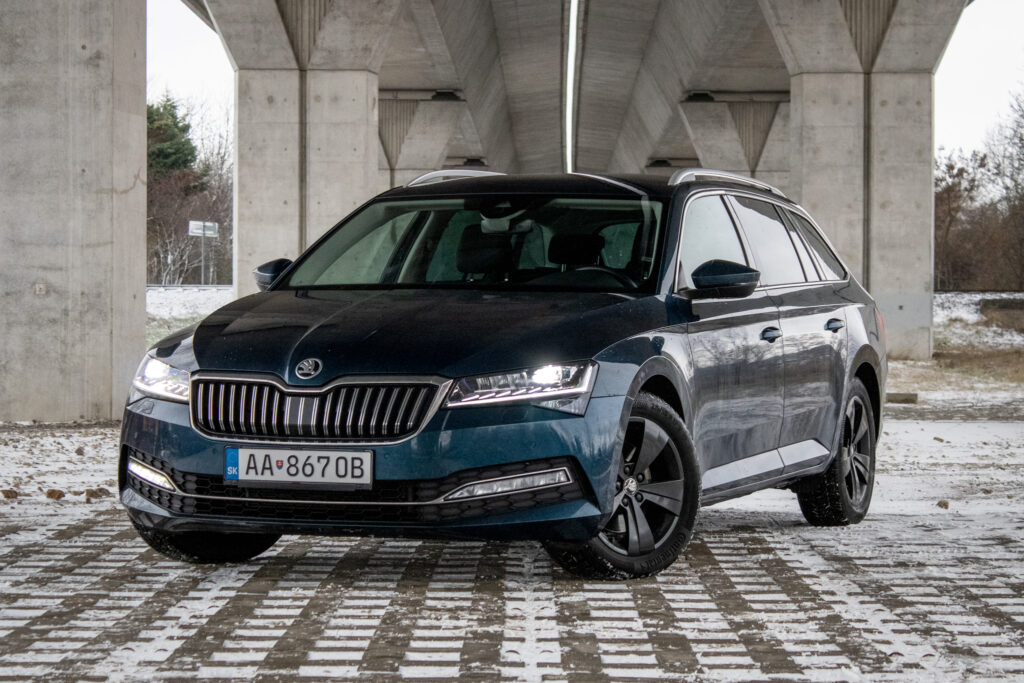 Škoda Superb Combi 2.0TDI 110kw DSG 2021 / AJ NA SPLÁTKY / PROTIÚČET