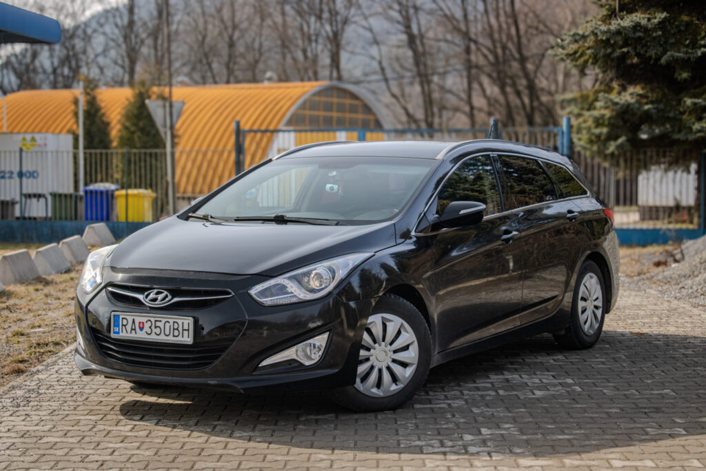 Hyundai i40 CW 1.7 CRDi Comfort / AJ NA SPLÁTKY / PROTIHODNOTA