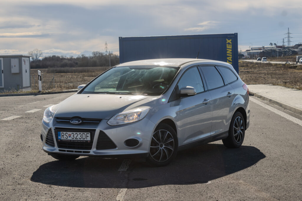 Ford Focus Kombi 1.0 EcoBoost / AJ NA SPLÁTKY / PROTIHODNOTA
