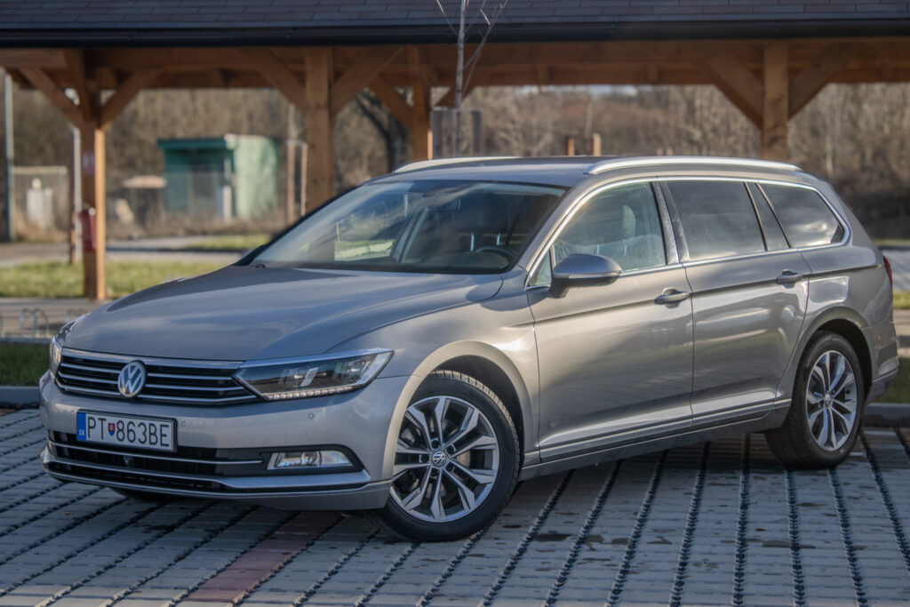 Volkswagen Passat Variant 2.0 TDI BMT Highline DSG/ AJ NA SPLÁTKY / PROTIHODNOTA