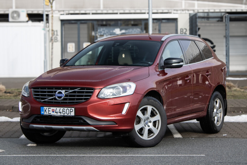 Volvo XC60 2.4l D4 AWD / 162kW / AJ NA SPLÁTKY / PROTIÚČET