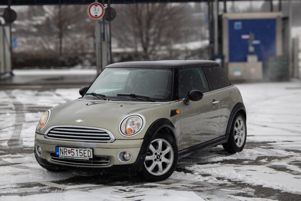 Mini Cooper 1.6  / AJ NA SPLÁTKY / PROTIHODNOTA /