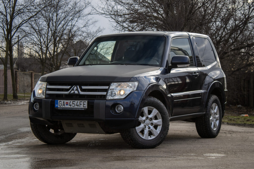 Mitsubishi Pajero 3.2 DI-D Sport SWB // AJ NA SPLÁTKY / PROTIÚČET