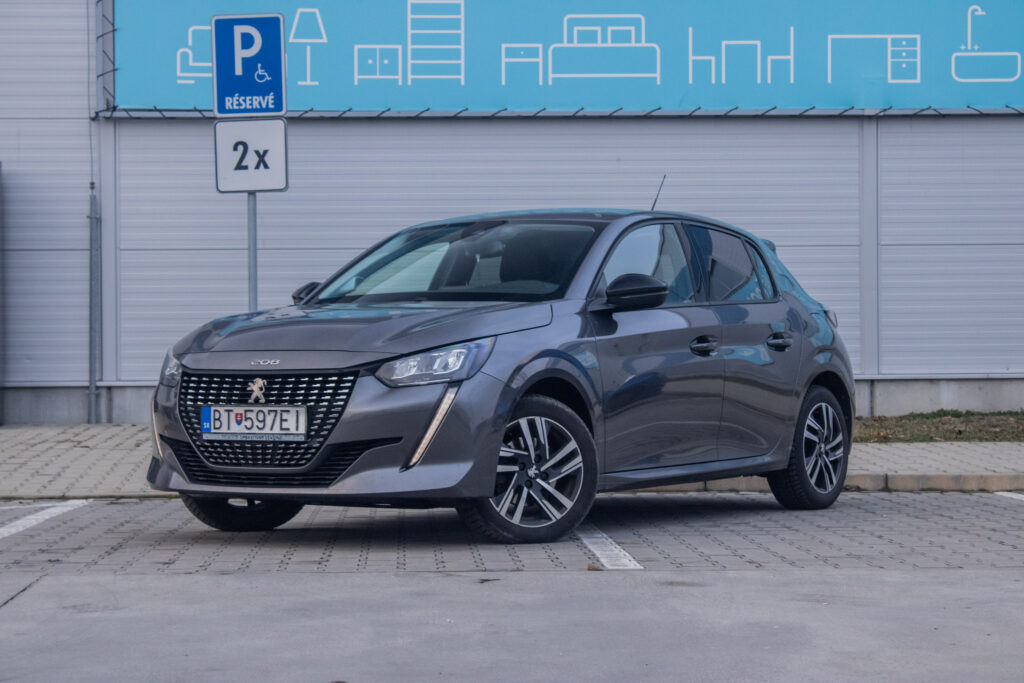 Peugeot 208 1.2 PureTech 130 / 360 Kam / Tempomat / SVK / AJ NA SPLÁTKY / PROTIÚČET