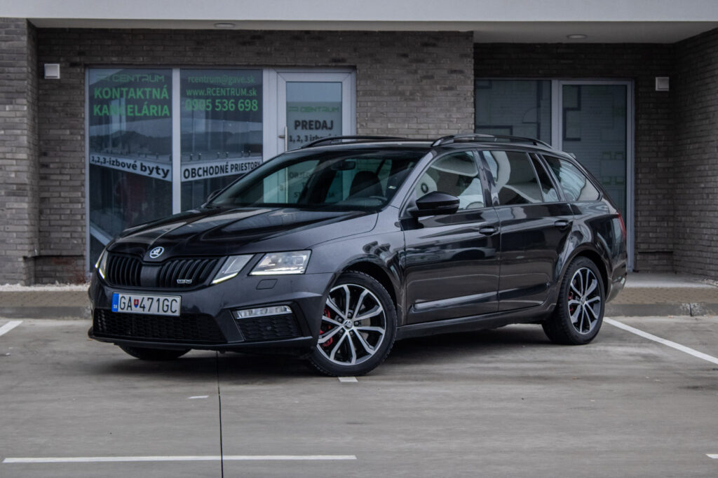 Škoda Octavia Combi 2.0 TSI RS DSG / 1.Majiteľ / Nelakované / AJ NA SPLÁTKY /PROTIÚČET