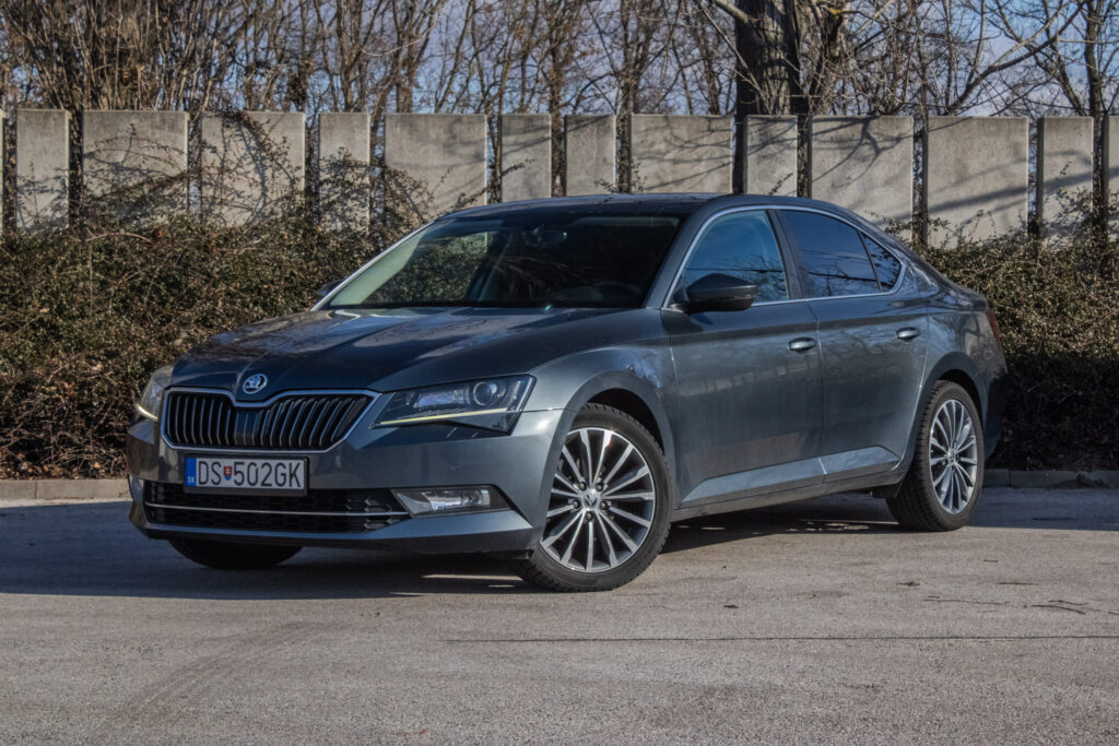 Škoda Superb 2.0 TDI Ambition / AJ NA SPLÁTKY / PROTIÚČET
