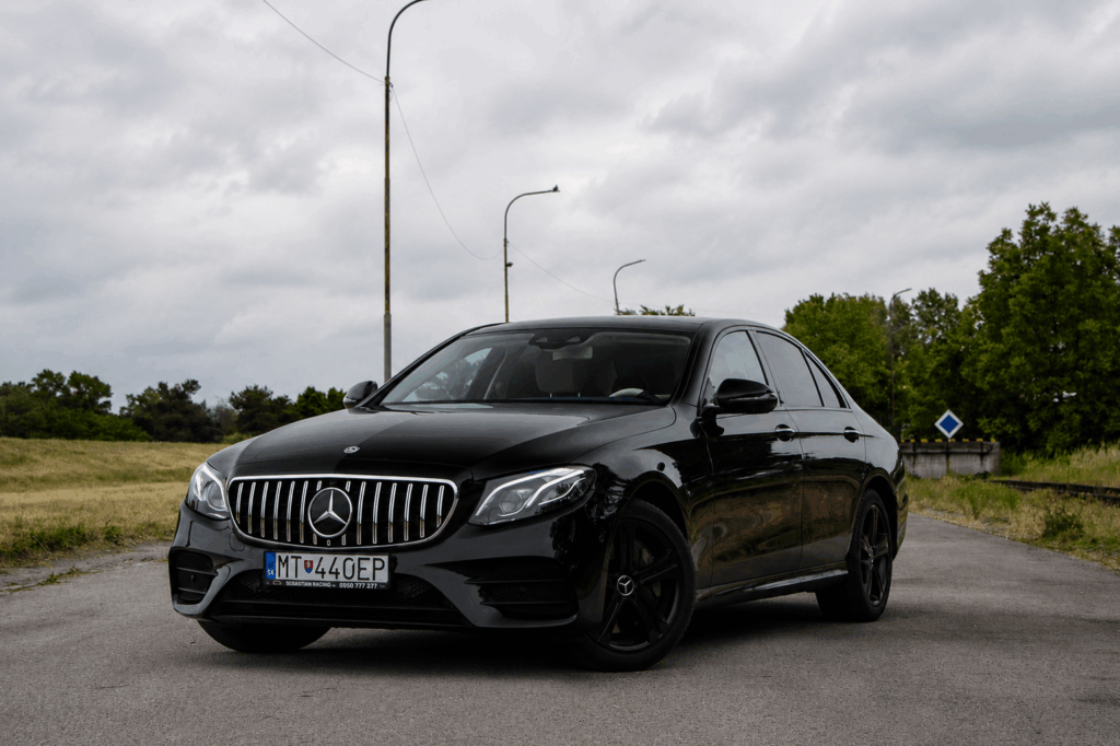 Mercedes-Benz E400 4Matic 245kW / AMG Line / Panoráma / Multibeam LED /