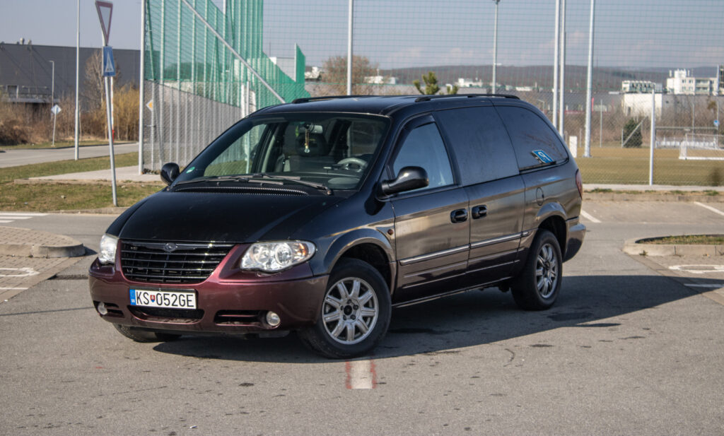 Chrysler Grand Voyager 2.8 CRD Limited 7m  / NA SPLÁTKY / PROTIHODNOTA /