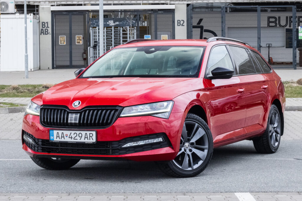 Škoda Superb Combi 2.0 TSI DSG, 140kW (2023) / AJ NA SPLÁTKY / PROTIÚČET /
