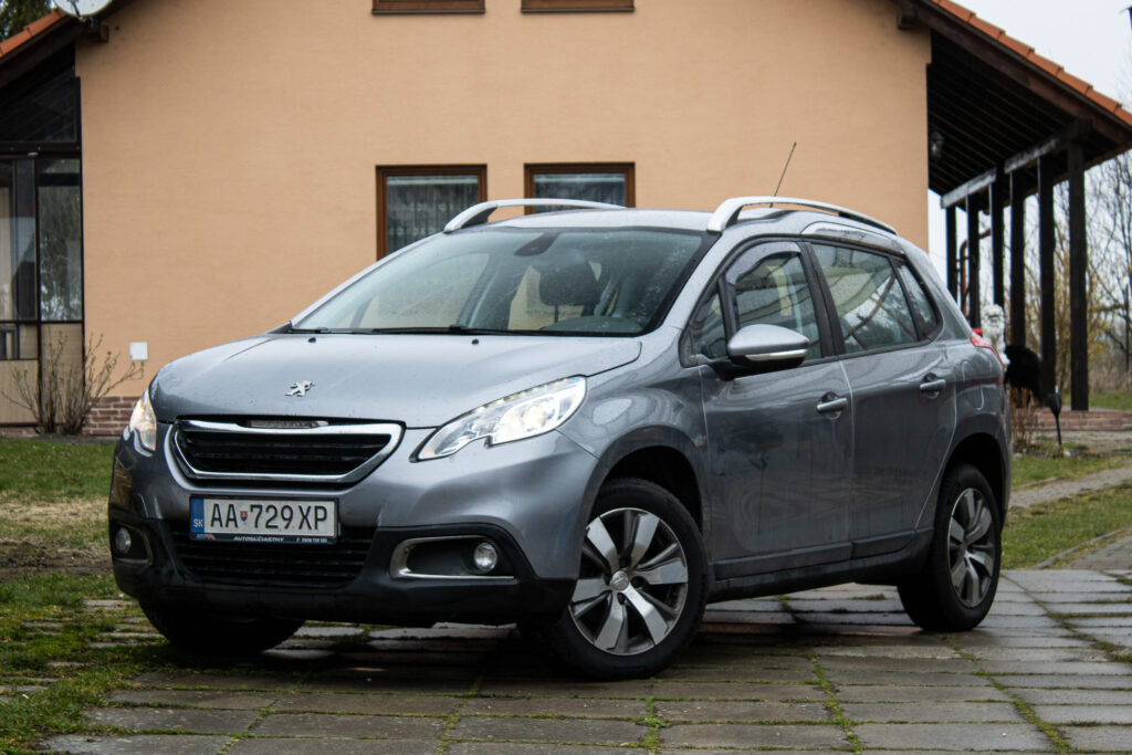 Peugeot 2008 1.2 PureTech 81kW / AJ NA SPLÁTKY / PROTIHODNOTA /