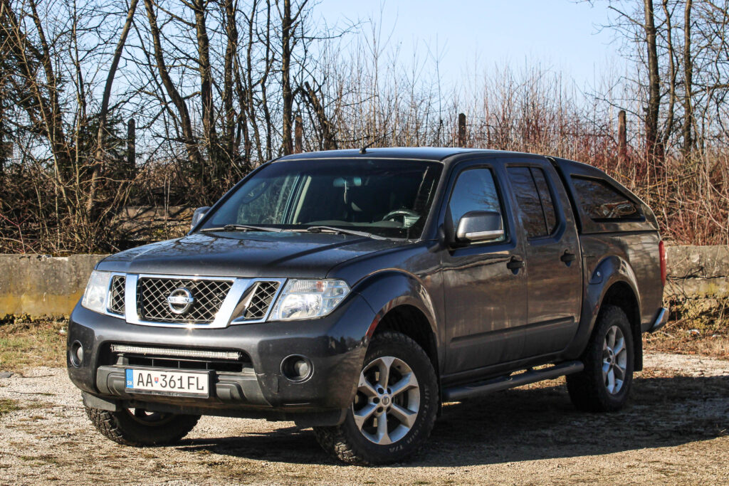 Nissan Navara DoubleCab 2.5 dCi / AJ NA SPLÁTKY / PROTIÚČET /