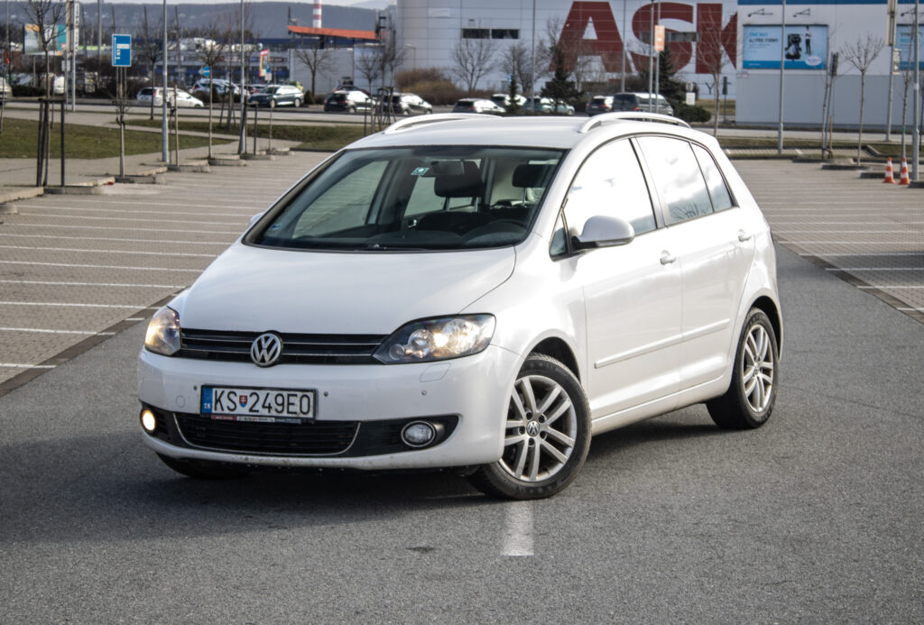 Volkswagen Golf Plus 2.0 TDI 140k Highline DSG / NA SPLÁTKY / PROTIHODNOTA /
