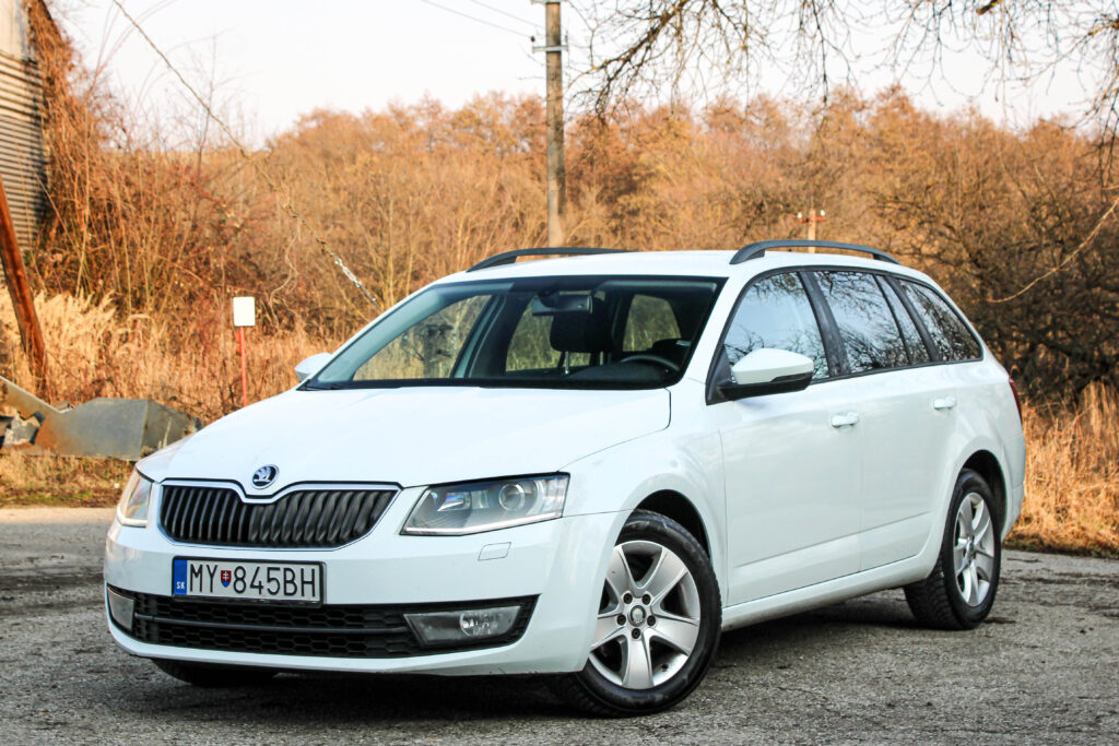 Škoda Octavia Combi 1.6 TDI 81kw / AJ NA SPLÁTKY / PROTIÚČET /