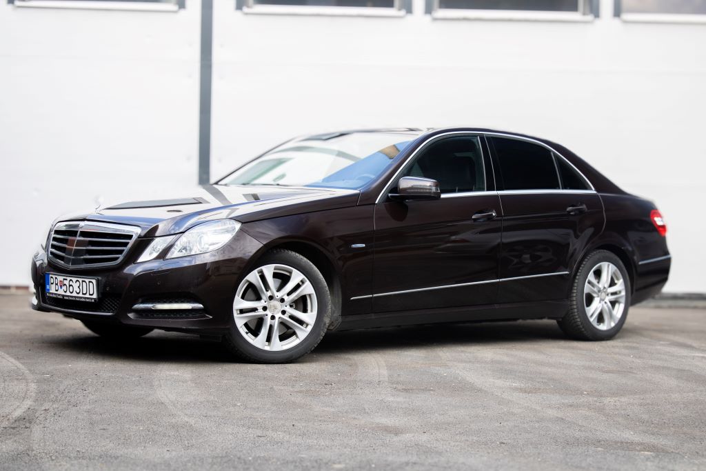 Mercedes-Benz E trieda Sedan E320 CDI 4MATIC, 170kW, A7 /AJ NA SPLÁTKY/PROTIÚČET/