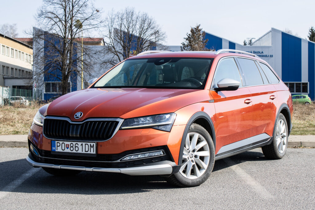 Škoda Superb Combi 2.0 TDI Scout 4x4 DSG, 140kW (2020) / AJ NA SPLÁTKY / PROTIÚČET /