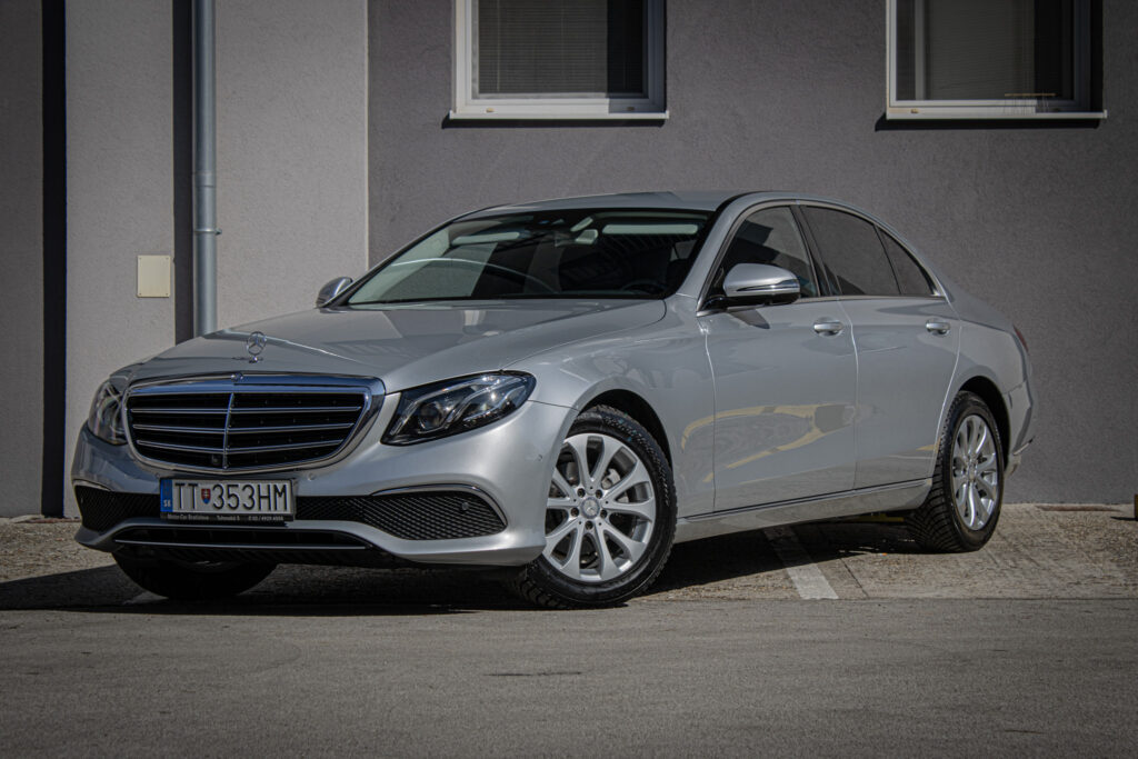 Mercedes-Benz E trieda Sedan 220 d A/T, 143kW, A9, 5d / TOP STAV / AJ NA SPLÁTKY / PROTIHODNOTA /