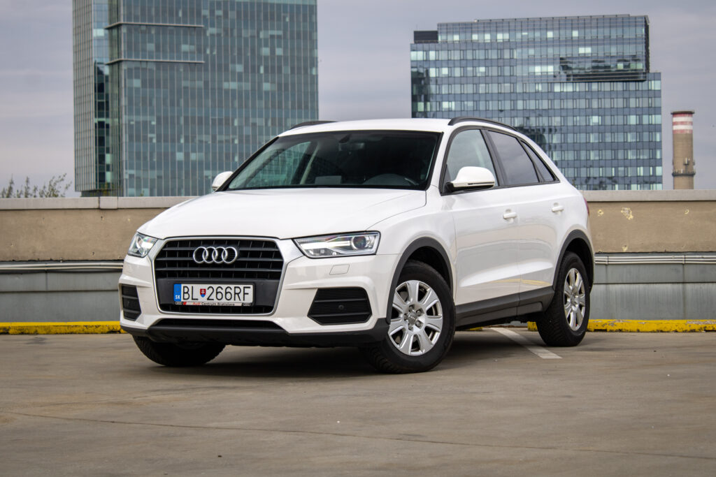 Audi Q3 1.4 TFSI S tronic Basis, 110kW, A6 / AJ NA SPLÁTKY / PROTIÚČET