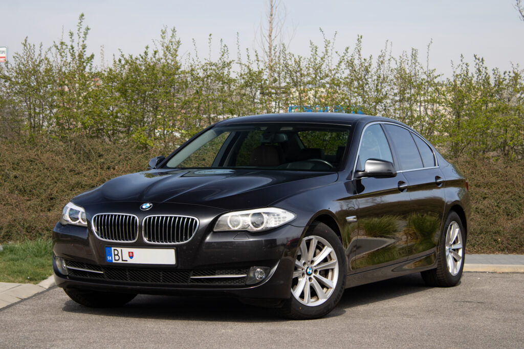 BMW Rad 5 528i xDrive 180 kW / AJ NA SPLÁTKY / PROTIÚČET /