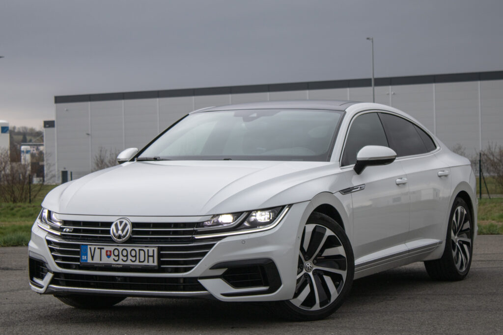 Volkswagen Arteon 2.0 TSI R-Line 4MOTION / DSG / 206kW / A7 / ZÁRUKA / AJ NA SPLÁTKY / PROTIÚČE