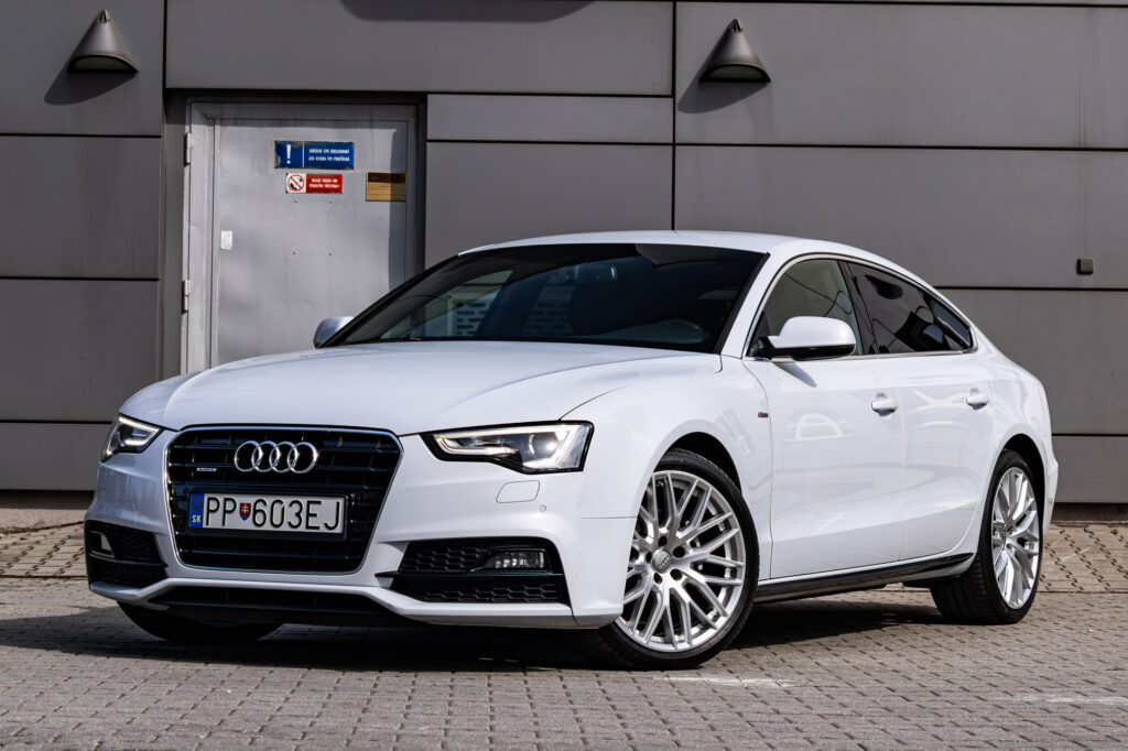 Audi A5 Sportback 2.0 TDI  S-line Quattro 140kW / AJ NA SPLÁTKY / PROTIÚČET