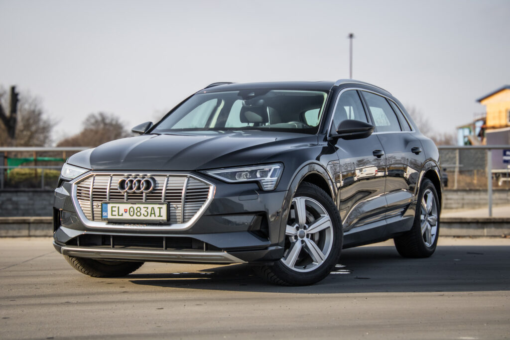 Audi E-tron 50 Quattro, 230kW, AT / AJ NA SPLÁTKY / PROTIÚČET /