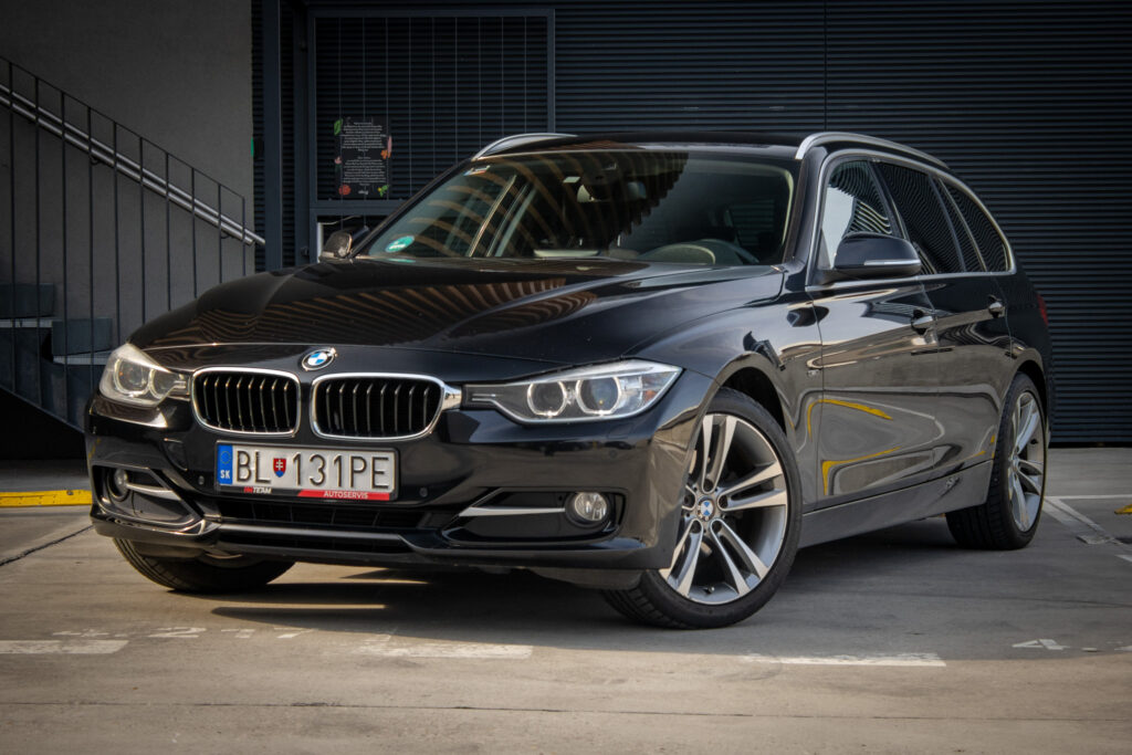 BMW Rad 3 Touring 320d F31 Sport Line / AJ NA SPLÁTKY / PROTIÚČET /