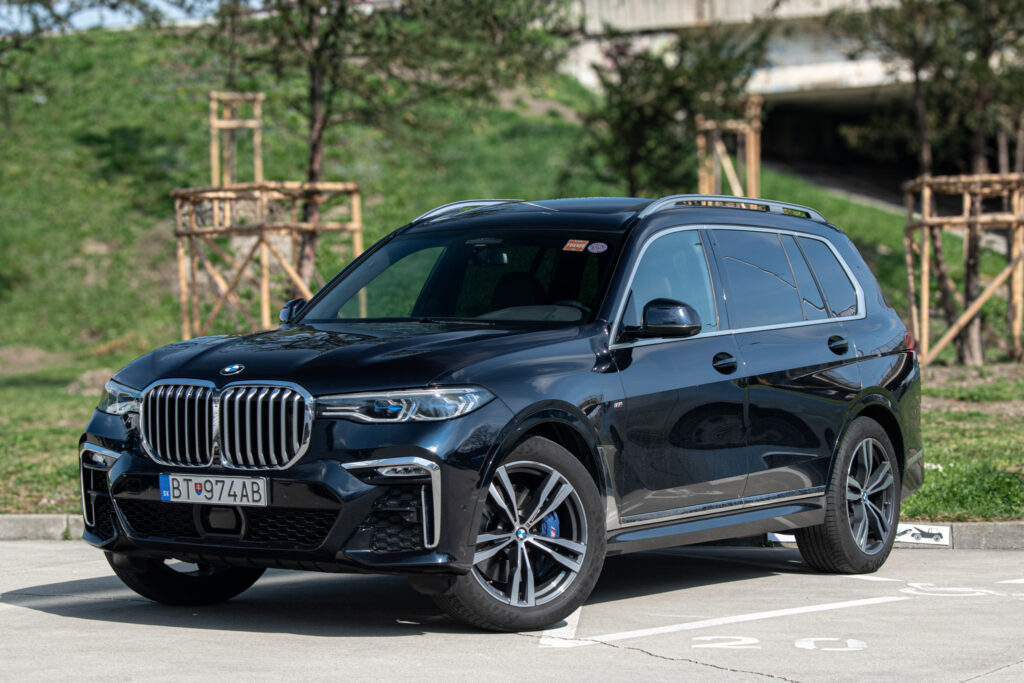 BMW X7 xDrive 30d M Paket Night Vision Laserlight 7 miest AJ NA SPLÁTKY / PROTIÚČET