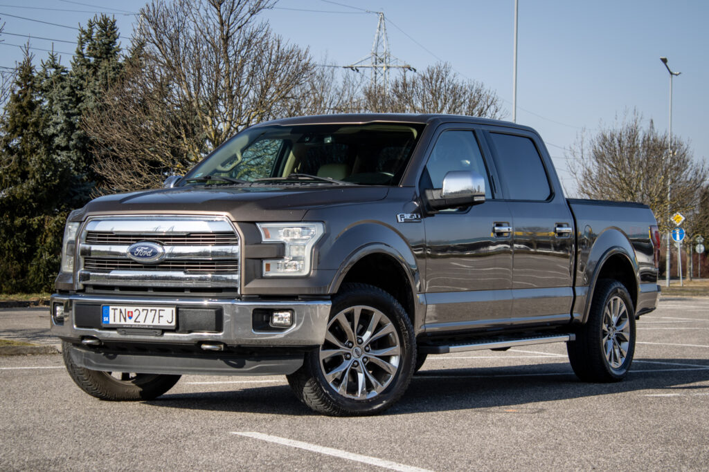 Ford F150 3,5 V6 LARIAT 272kw 4x4 AT/6 2018 / AJ NA SPLÁTKY / PROTIÚČET
