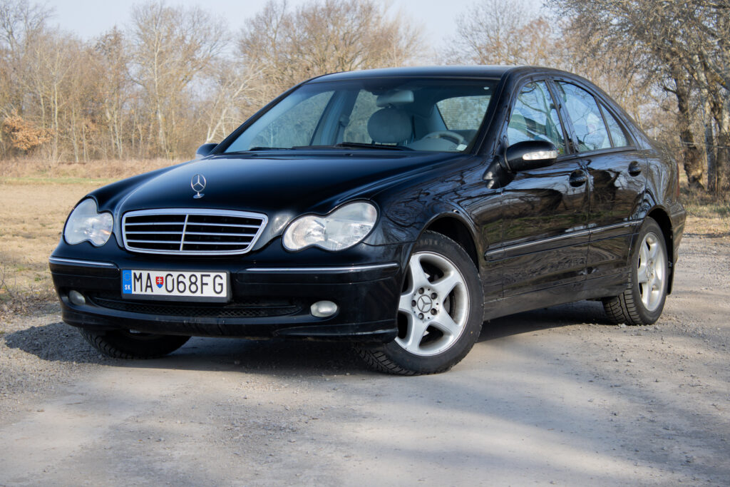 Mercedes-Benz C trieda Sedan 180 Kompressor Avantgarde AT / AJ NA SPLÁTKY / PROTIÚČET /
