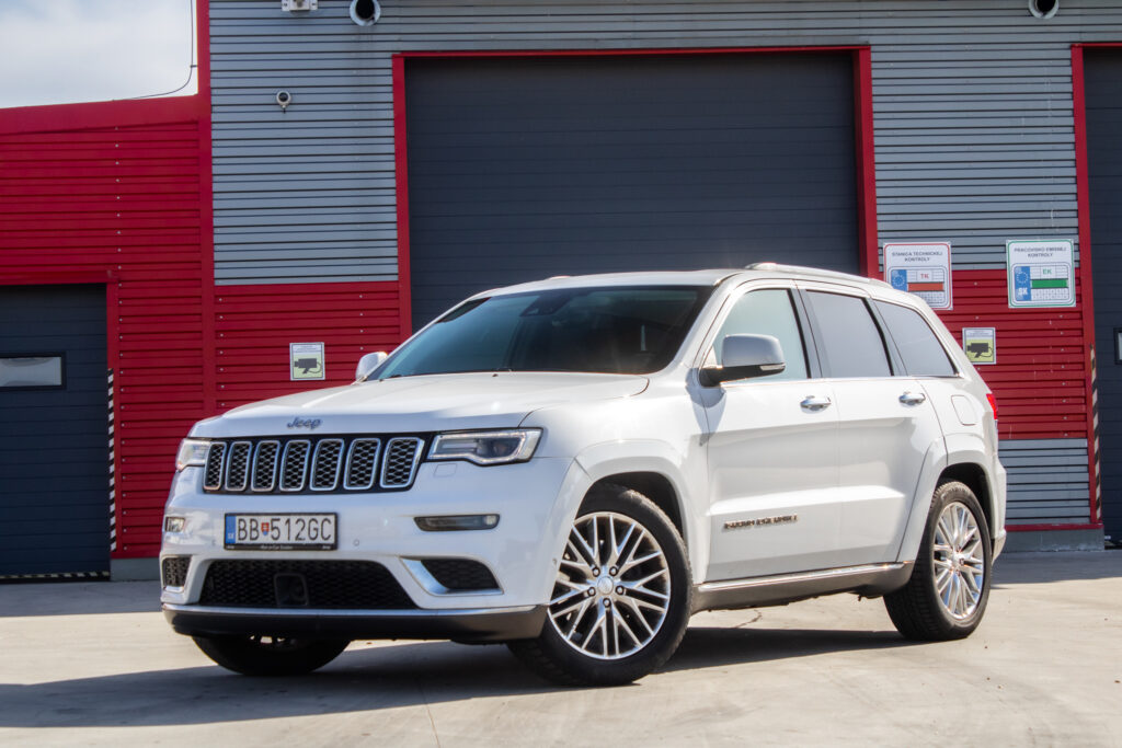 Jeep Grand Cherokee 3.0CRDi 184kw AT/8 4x4 2018 / AJ NA SPLÁTKY / PROTIÚČET