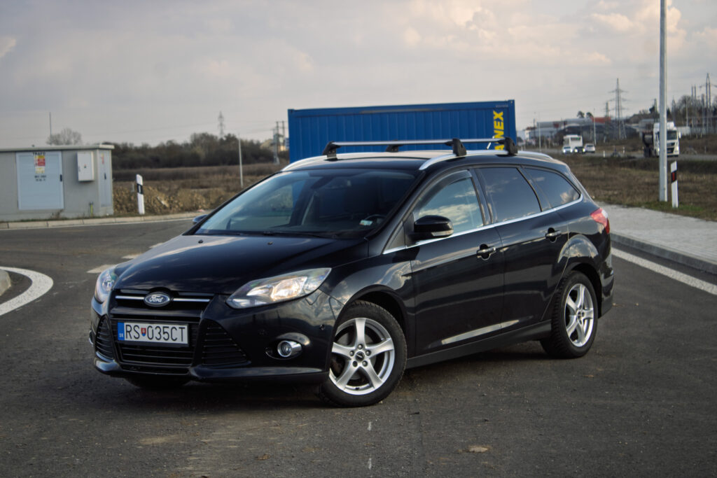 Ford Focus Kombi 1.6 TDCi DPF Titanium / AJ NA SPLÁTKY / PROTIHODNOTA