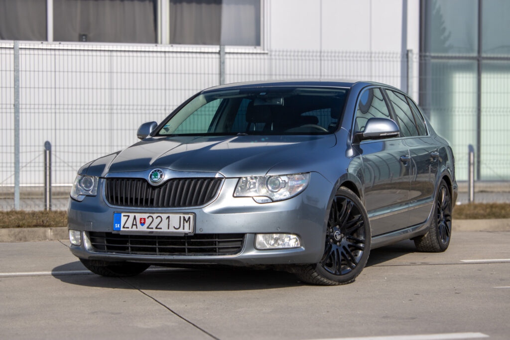 Škoda Superb 4x4 , 191kW, A/T, A6 / AJ NA SPLÁTKY / PROTIÚČET /