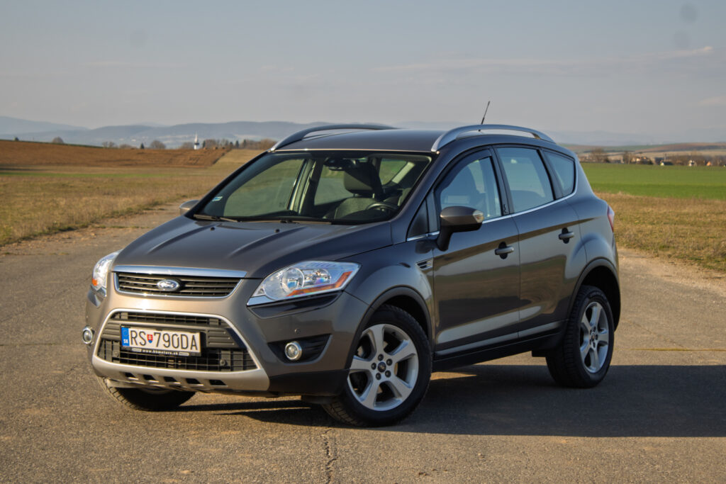 Ford Kuga 2.0 TDCi DPF Titanium 2WD / AJ NA SPLÁTKY / PROTIHODNOTA