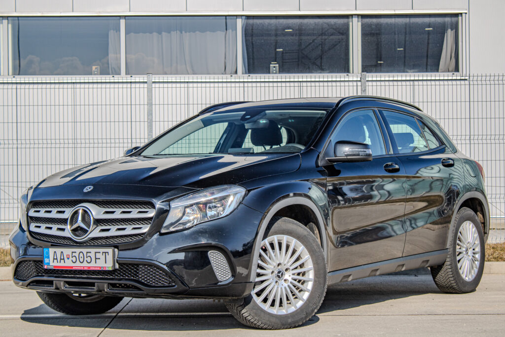Mercedes-Benz GLA 220d 4MATIC A/T, 130kW, A7 / AJ NA SPLÁTKY / PROTIÚČET /