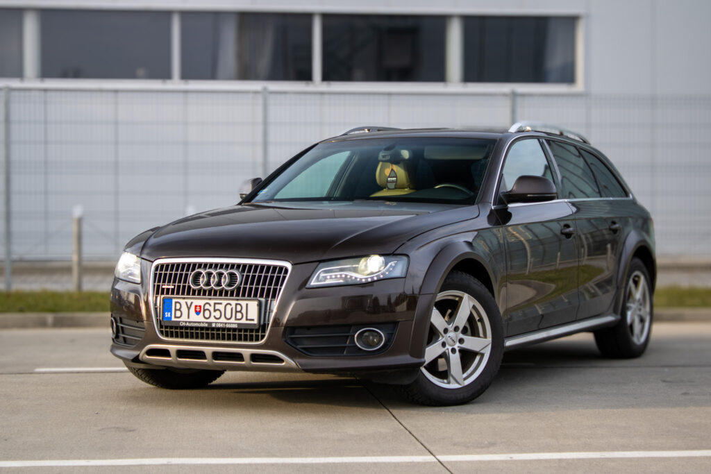 Audi A4 Allroad 2.0 TDI quattro, 125kW, M6, / AJ NA SPLÁTKY / PROTIÚČET /