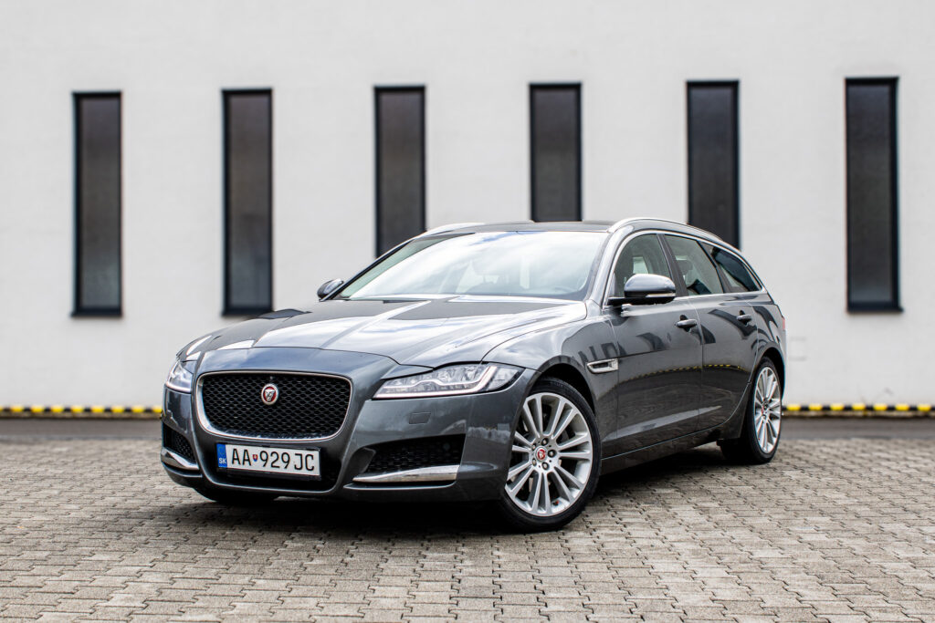 Jaguar XF Sportbrake 2.0D I4 240k R-Sport AWD Auto.  FINANCOVANIE/PROTIÚČET