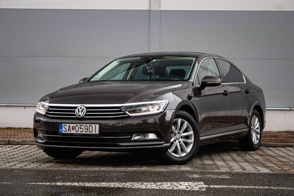 Volkswagen Passat B8 2.0TDI DSG 140kW 2017 / AJ NA SPLÁTKY / PROTIÚČET /