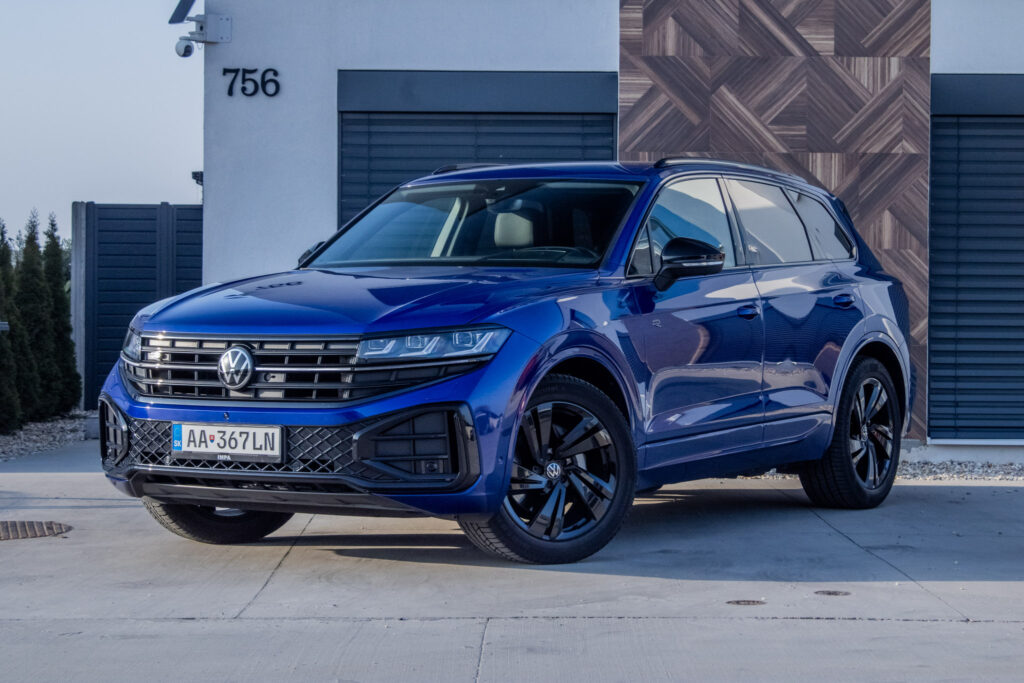 Volkswagen Touareg 3.0 TDI V6 R-Line BLACK PACKET / LAPIZ / IQ. / AJ NA SPLÁTKY / PROTIÚČET