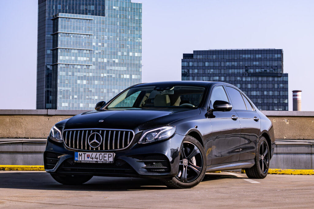 Mercedes-Benz E400 4Matic 245kW / AMG Line / Panoráma / Multibeam LED /
