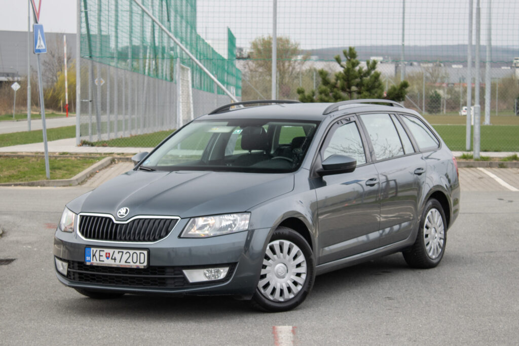 Škoda Octavia Combi 1.6 TDI Ambition / 66kW / M5 / ZÁRUKA / AJ NA SPLÁTKY / PROTIÚČET