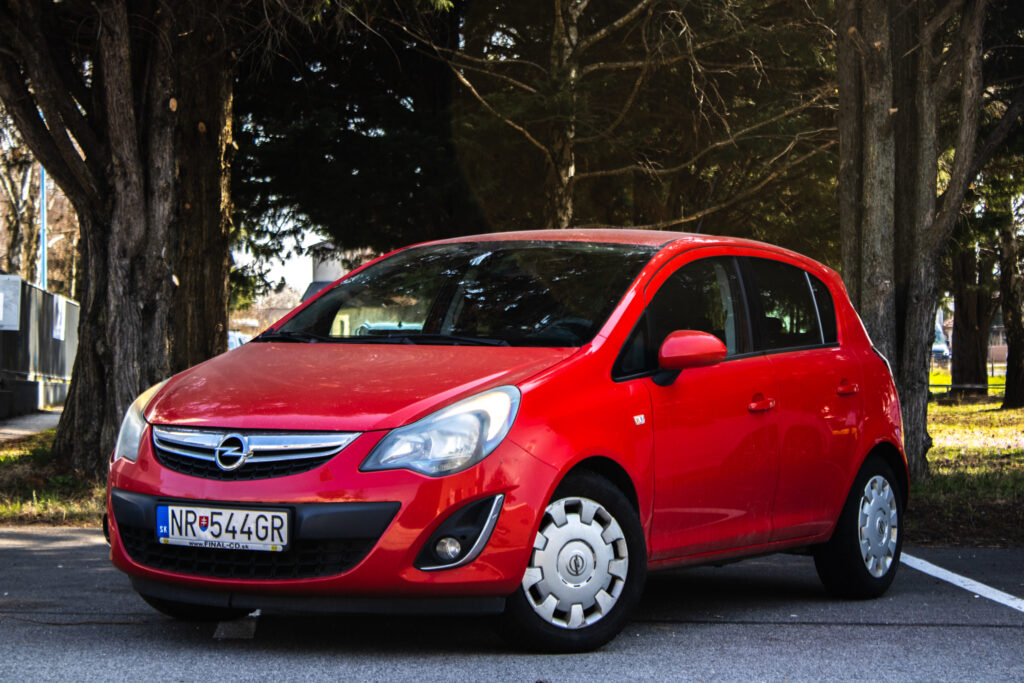 Opel Corsa 1.2 16V Sport Easytronic, 63kW AT5 / AJ NA SPLÁTKY / PROTIÚČET /