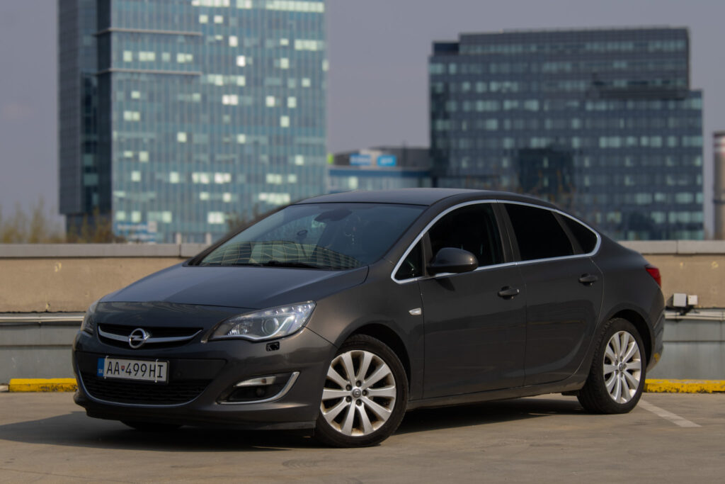 Opel Astra 1.4 benzín/plyn, AT6, ZÁRUKA / AJ NA SPLÁTKY / PROTIÚČET