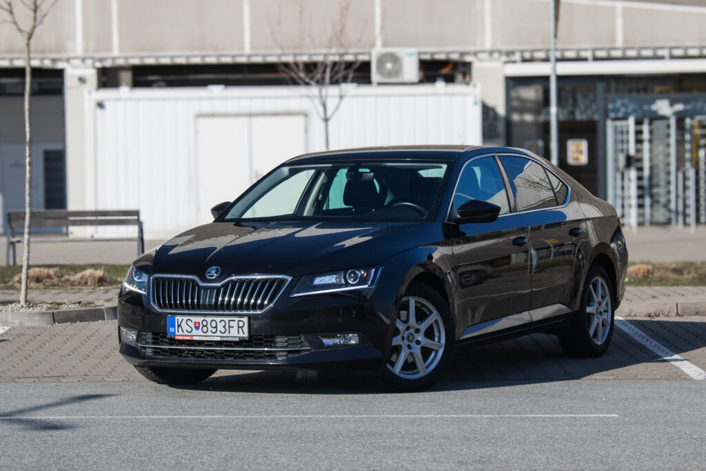 Škoda Superb 2.0 TDi DSG / 110 kW / AJ NA SPLÁTKY / PROTIÚČET