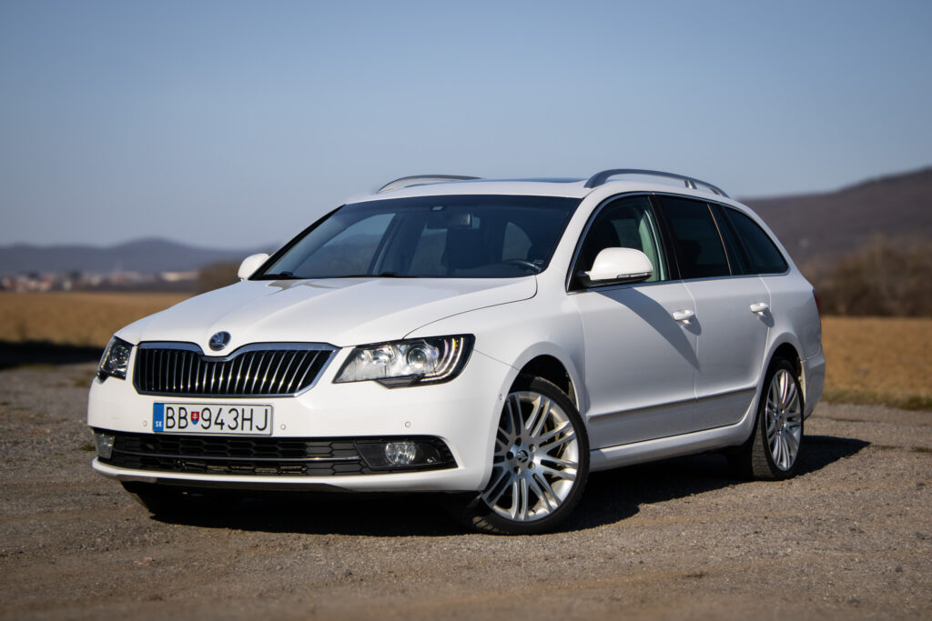 Škoda Superb Combi 2.0 TDI, 125kW, A6 / AJ NA SPLÁTKY / PROTIÚČET /