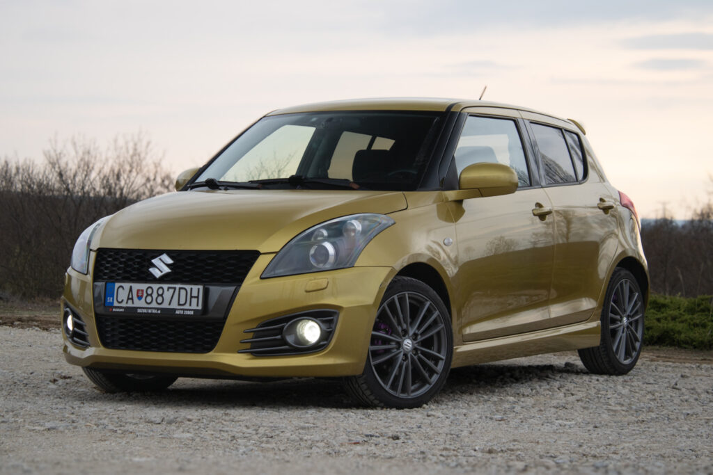 Suzuki Swift Sport 1.6 VVT 100kw MT/6 2015 / AJ NA SPLÁTKY / PROTIÚČET