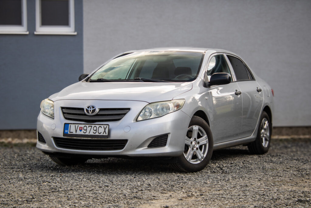 Toyota Corolla sedan 1.33 Dual VVT-i, 74kW, M6 / AJ NA SPLÁTKY / PROTIÚČET /