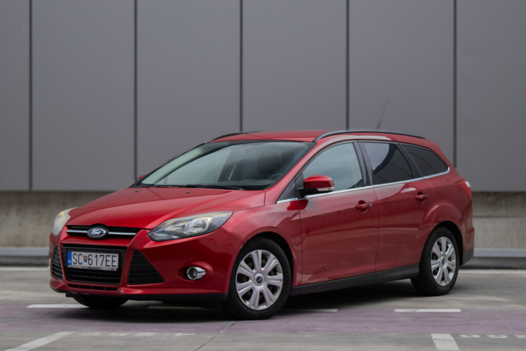 Ford Focus Kombi benzin, manual Manual ZÁRUKA / AJ NA SPLÁTKY / PROTIÚČET