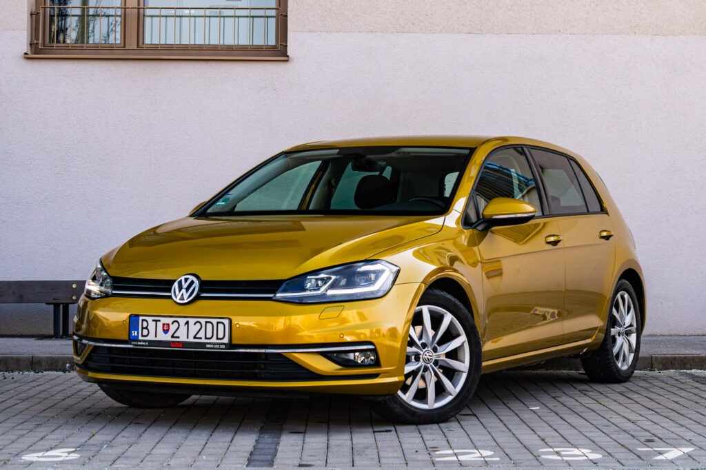 Volkswagen Golf 1.5 TSI 110kW / TOP STAV / Masáž / Aj na splátky / Protiúčet /