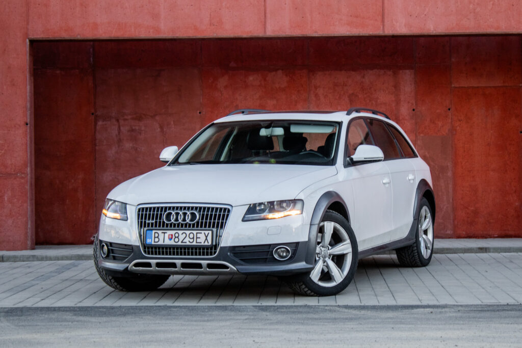 Audi A4 Allroad 2.0 TFSI quattro S tronic / AJ NA SPLÁTKY / PROTIÚČET /